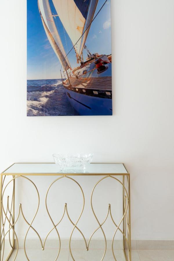 Esmeralda. Lovely And New Apartment Right By The Ocean! كالاو سالفاجي المظهر الخارجي الصورة