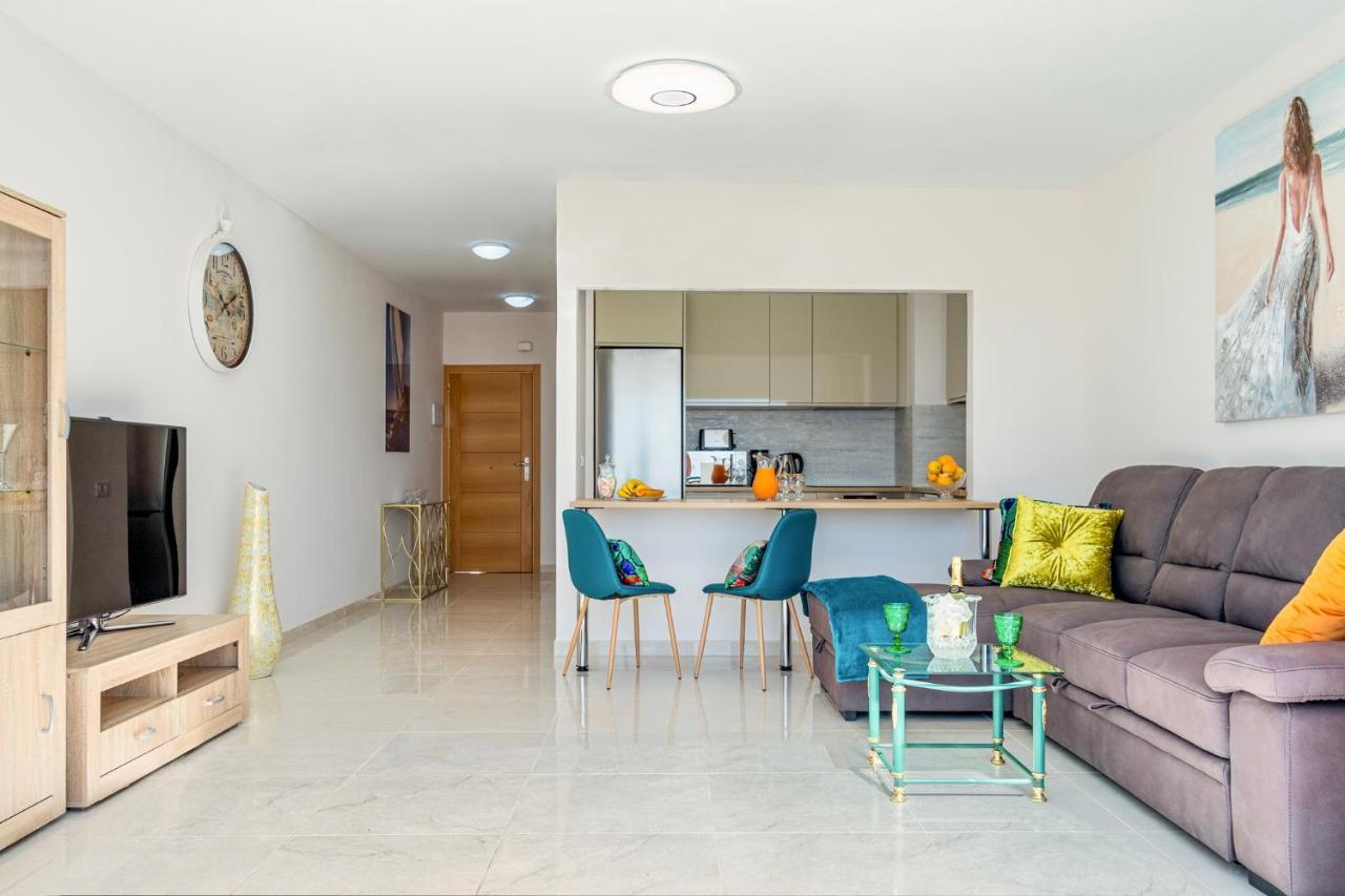 Esmeralda. Lovely And New Apartment Right By The Ocean! كالاو سالفاجي المظهر الخارجي الصورة